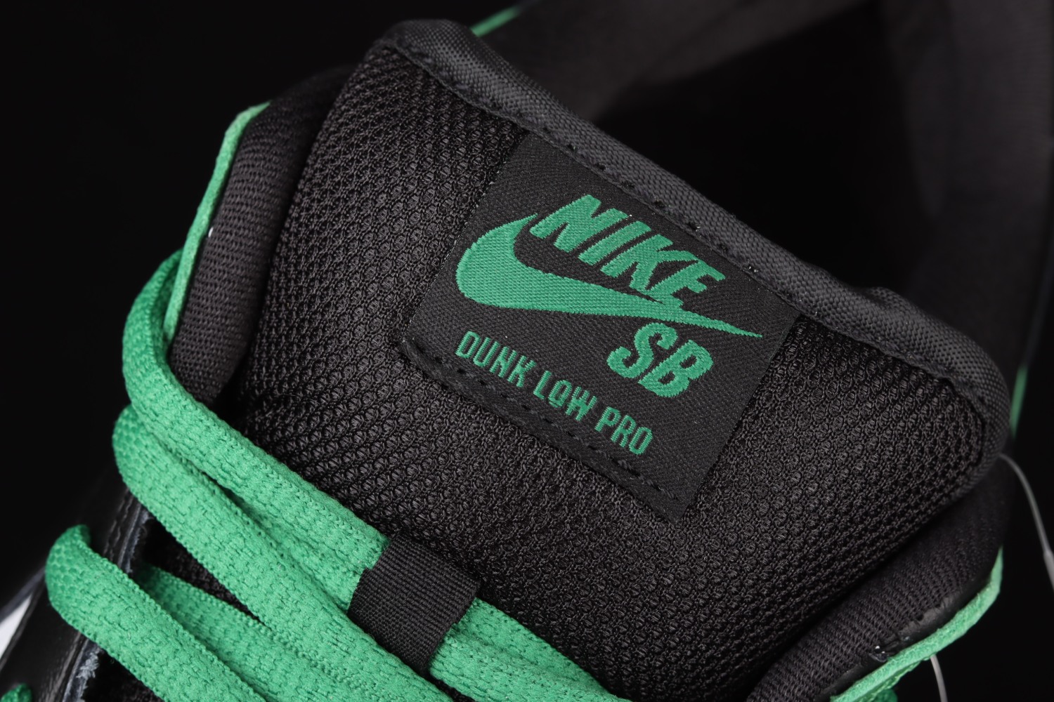 Nike SB Dunk Low Classic Green BQ6817-302