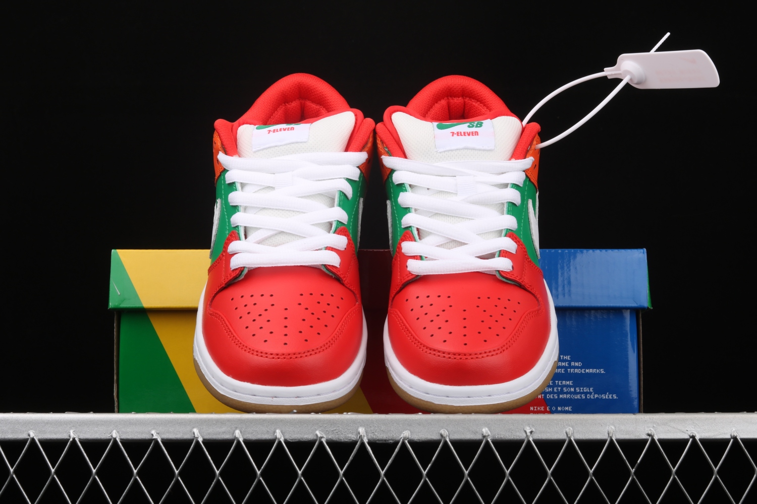 Nike SB Dunk Low 7 Eleven CZ5130-600