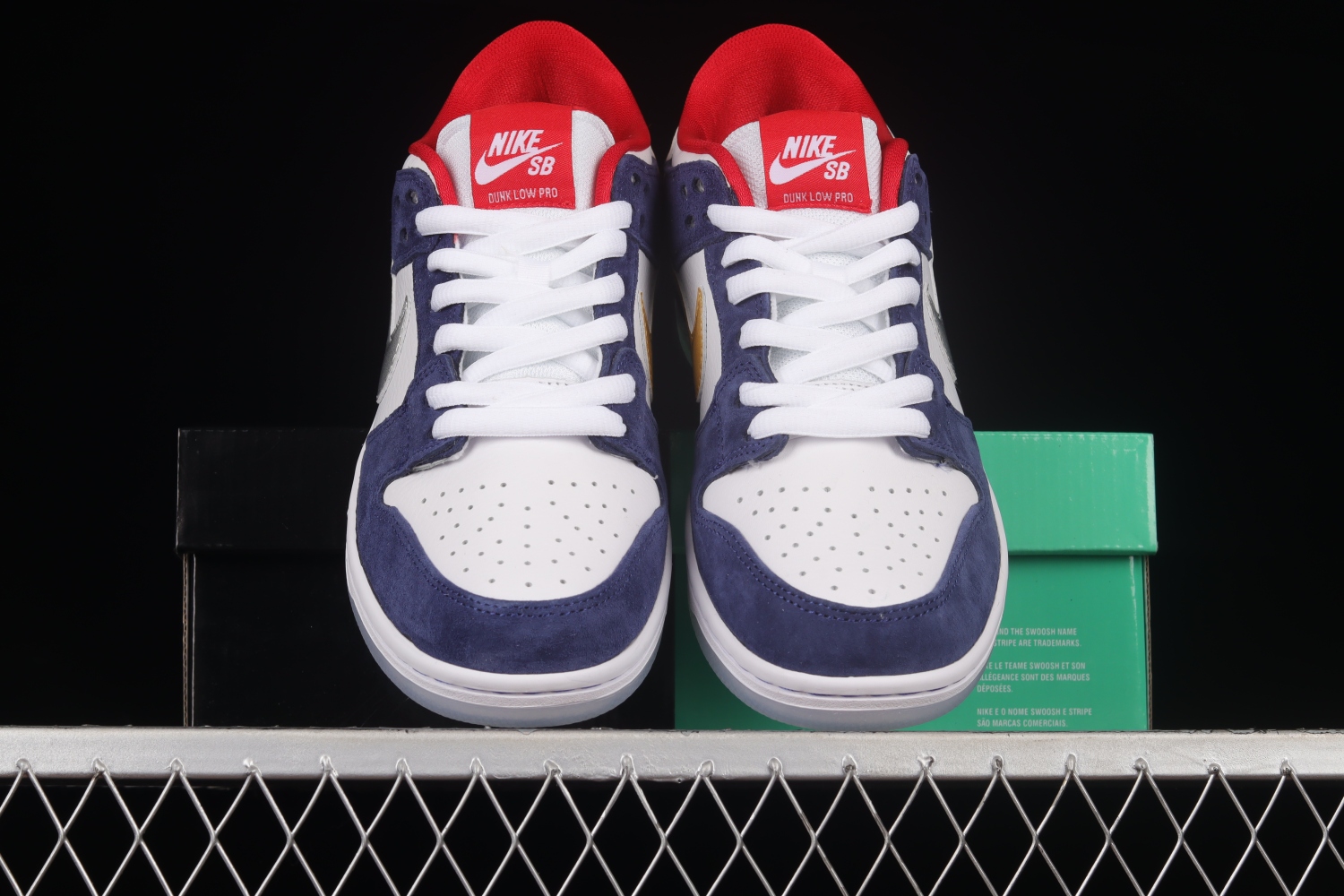 Nike Dunk SB Low Ishod Wair  BMW  839685-416