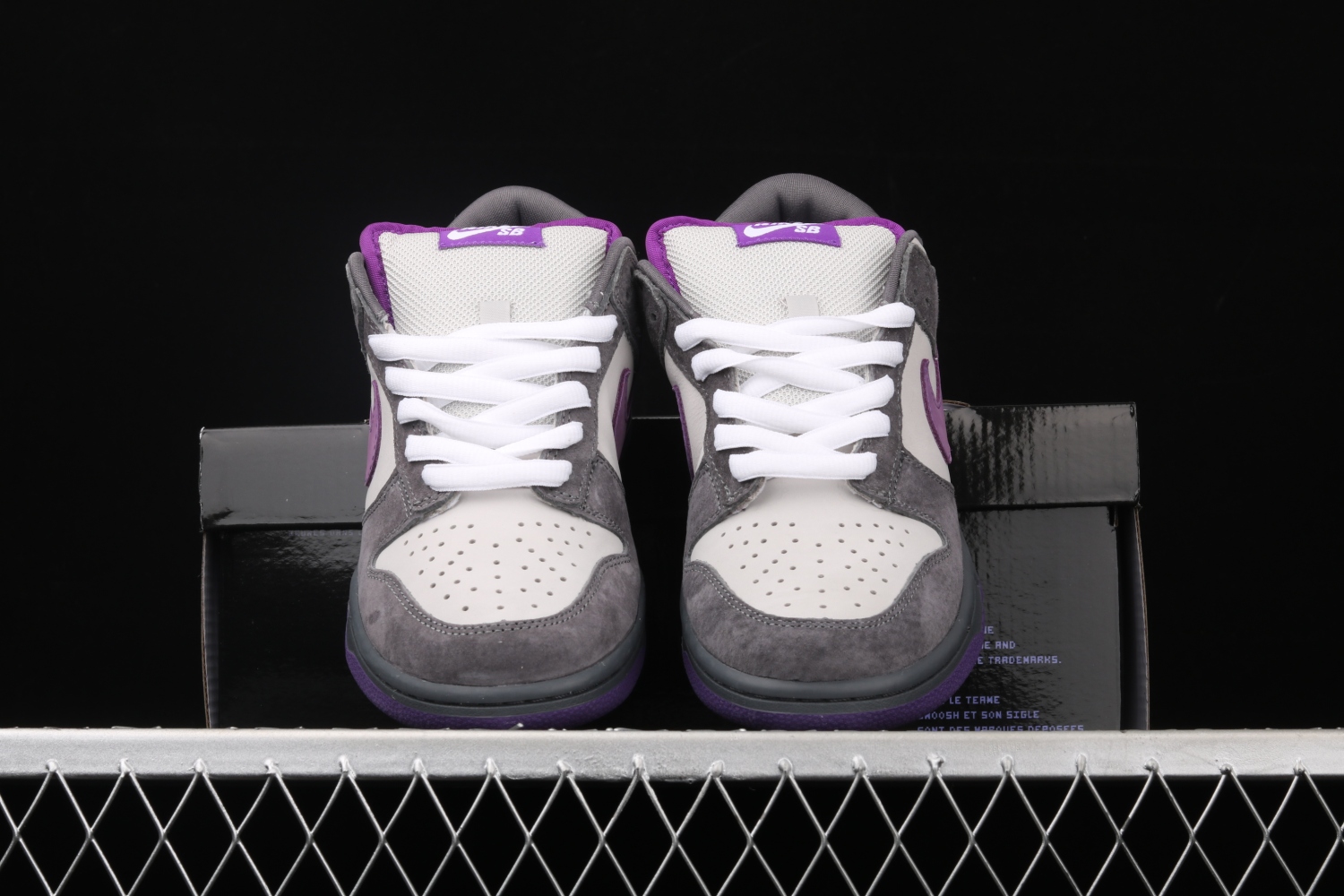 Nike Dunk SB Low Purple Pigeon 304292-051