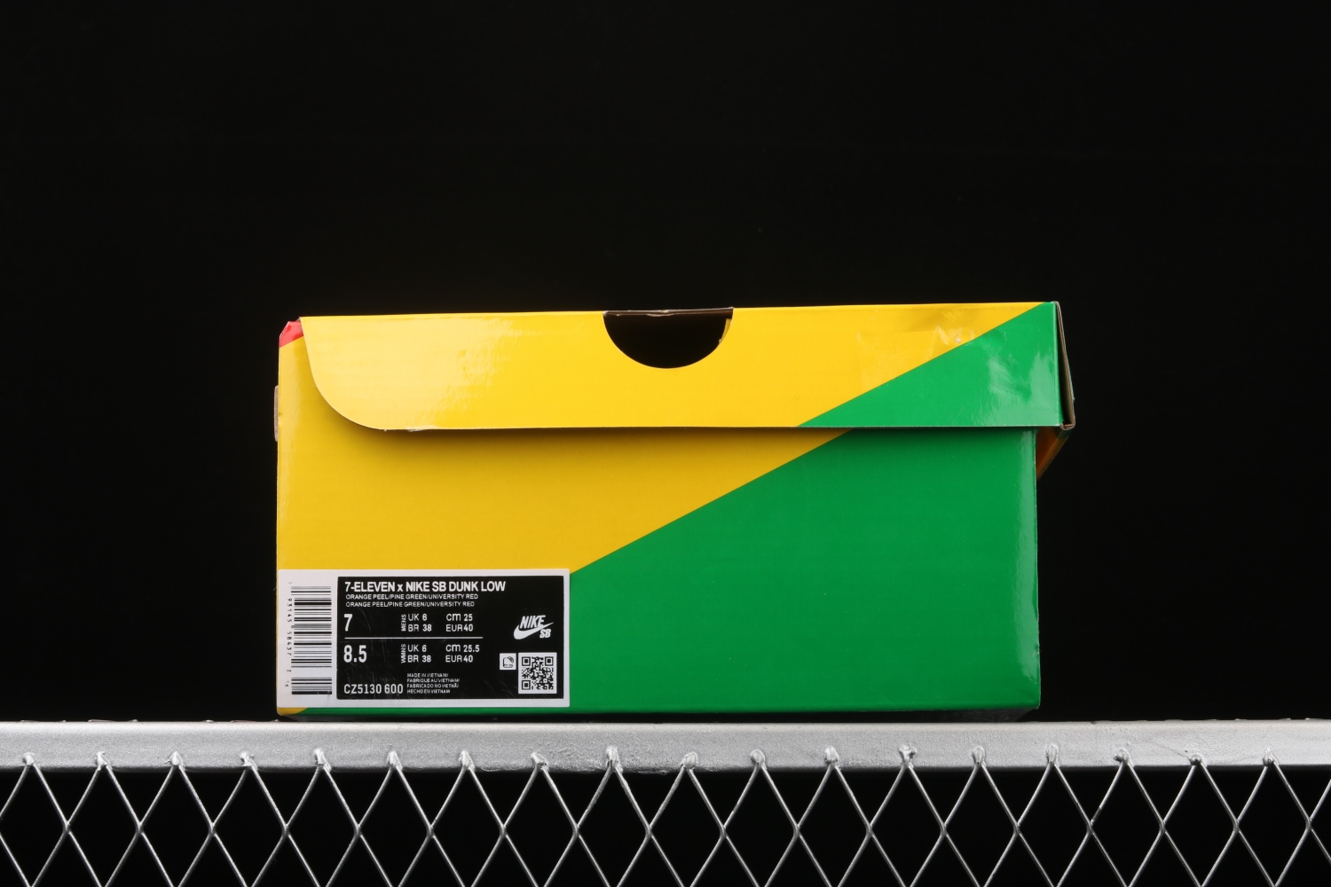 Nike SB Dunk Low 7 Eleven CZ5130-600