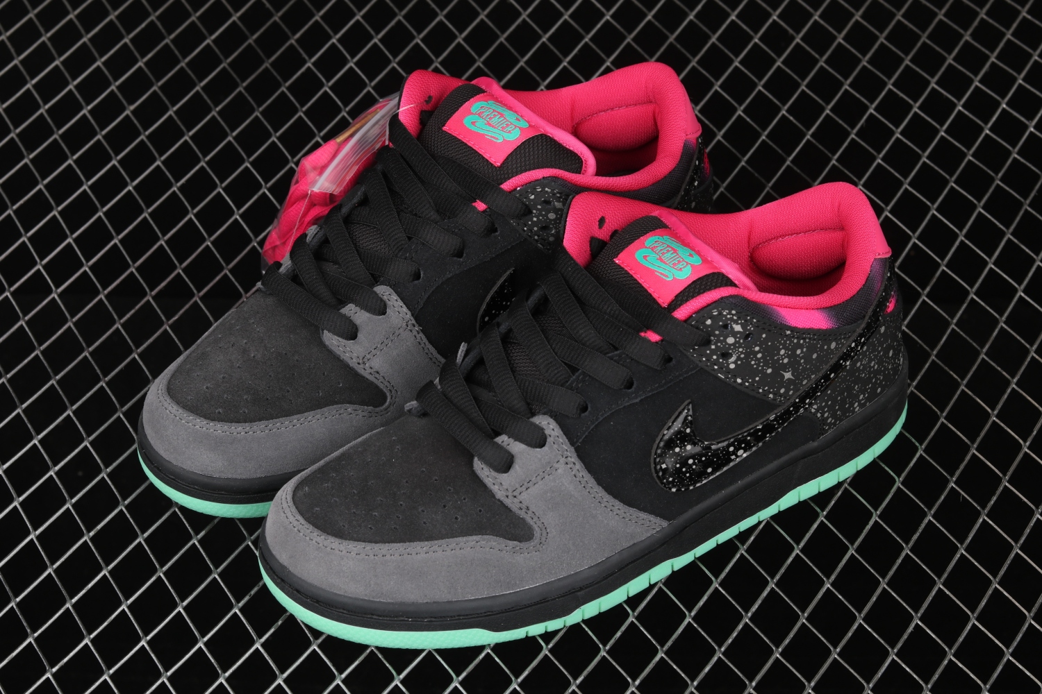 Nike Dunk SB Low Premier  Northern Lights  724183-063