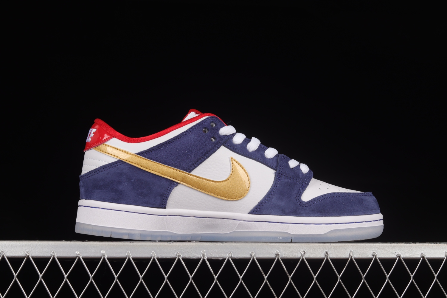 Nike Dunk SB Low Ishod Wair  BMW  839685-416