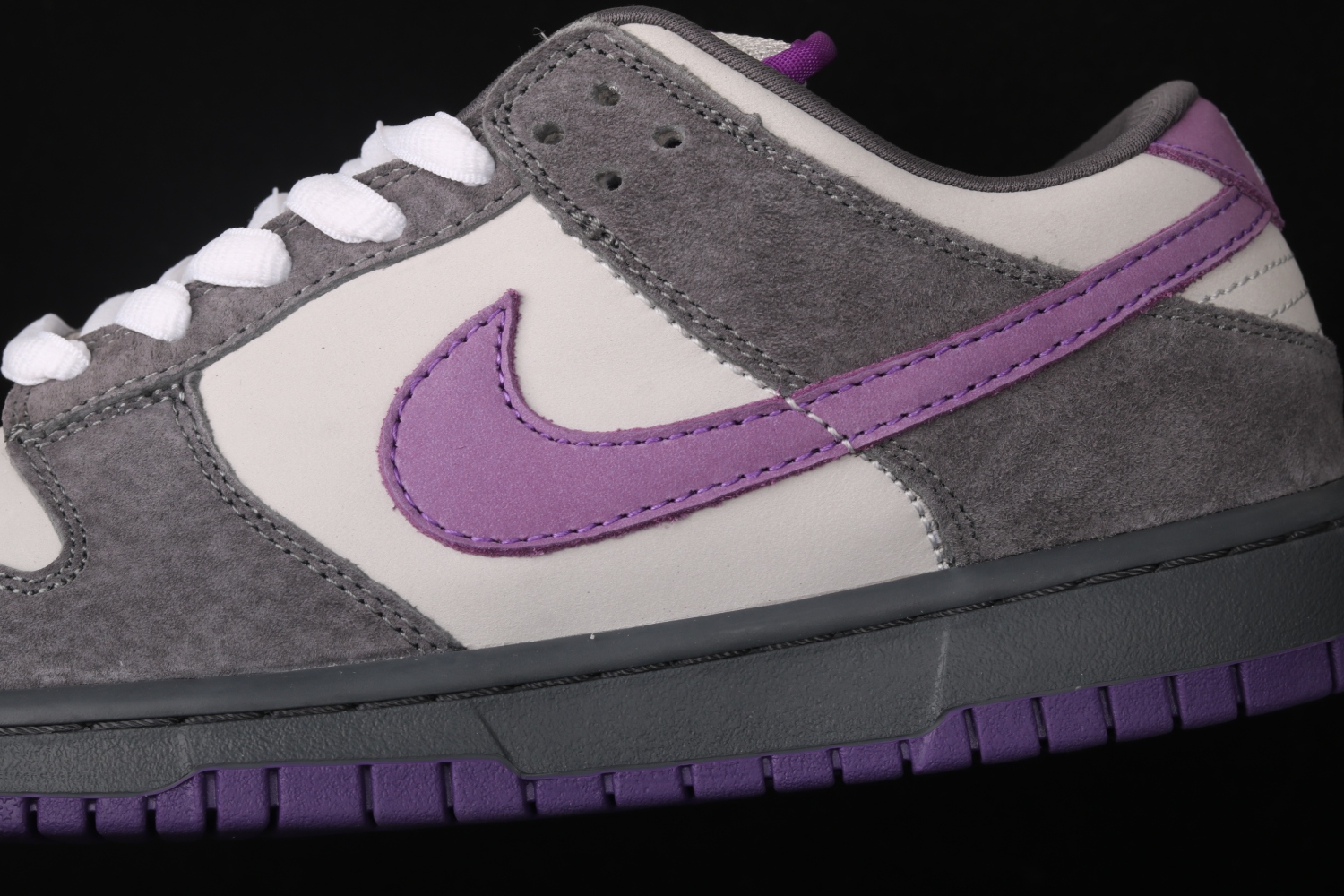 Nike Dunk SB Low Purple Pigeon 304292-051