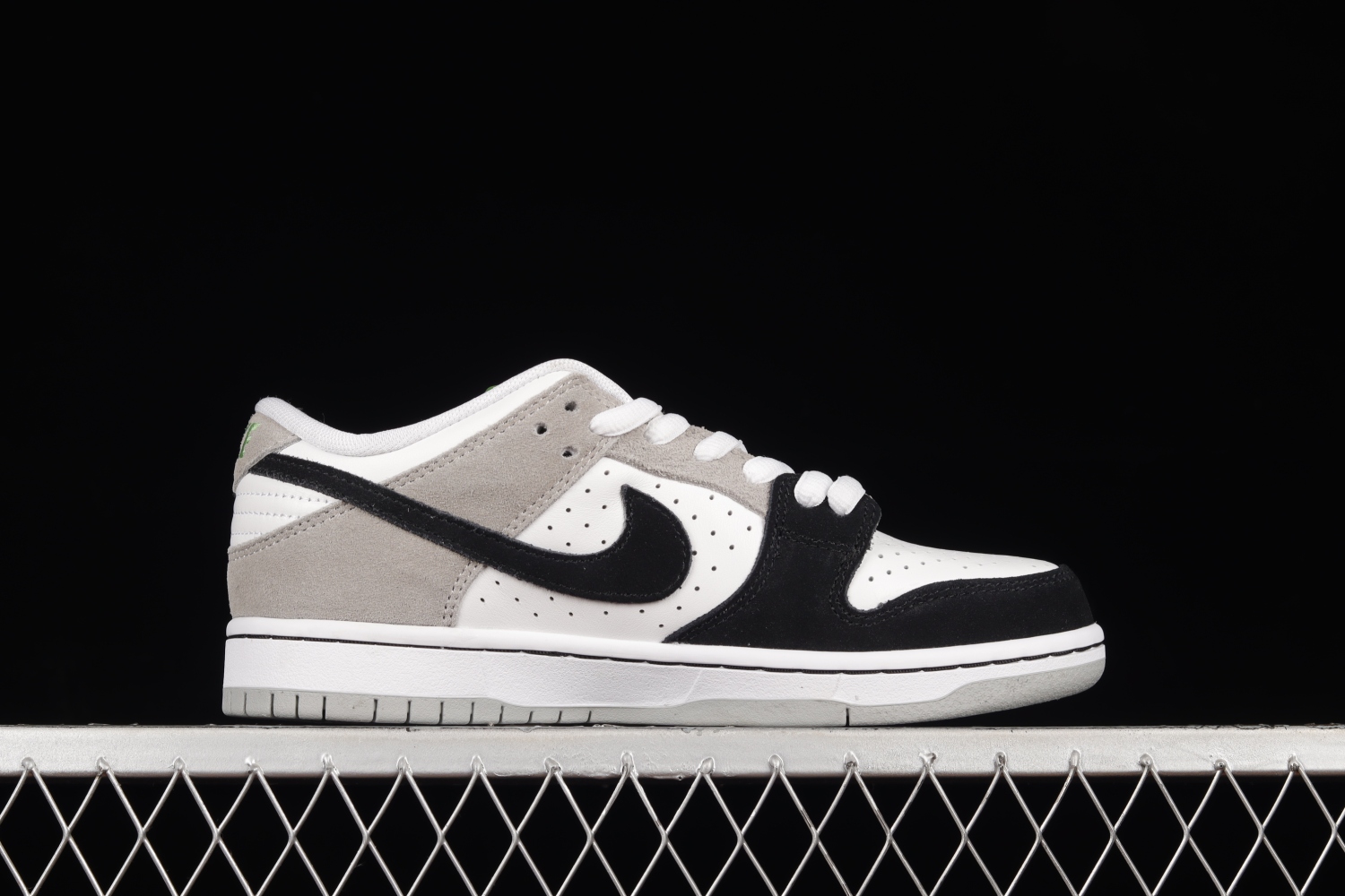 Nike SB Dunk Low Chlorophyll BQ6817-011