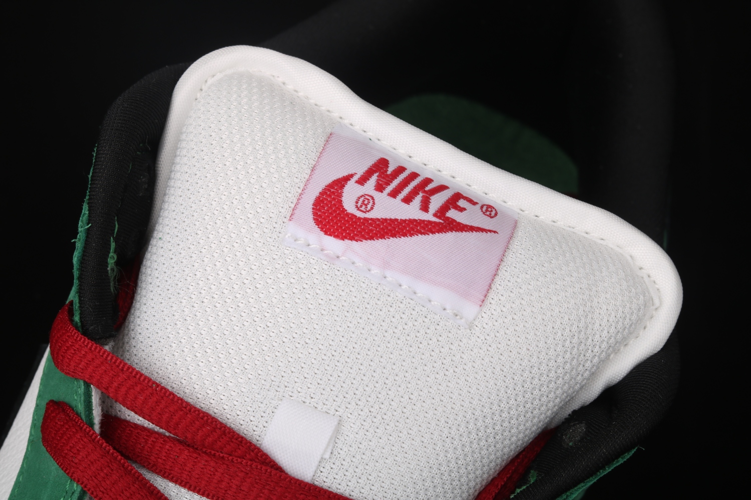 Nike Dunk SB Low Heineken 304292-302