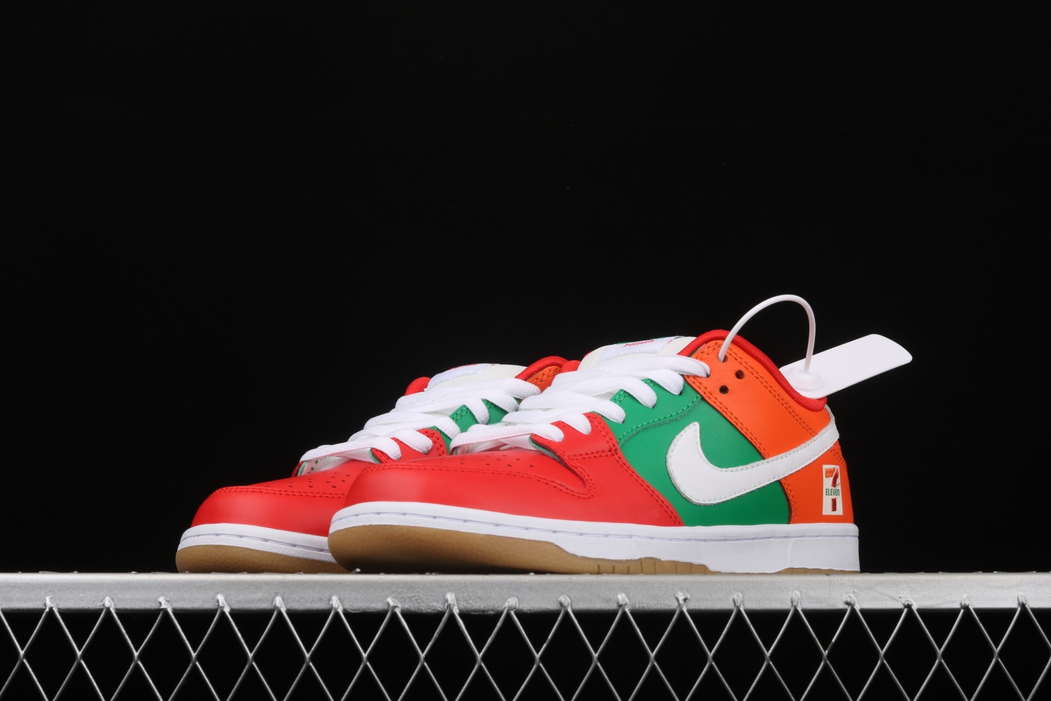 Nike SB Dunk Low 7 Eleven CZ5130-600