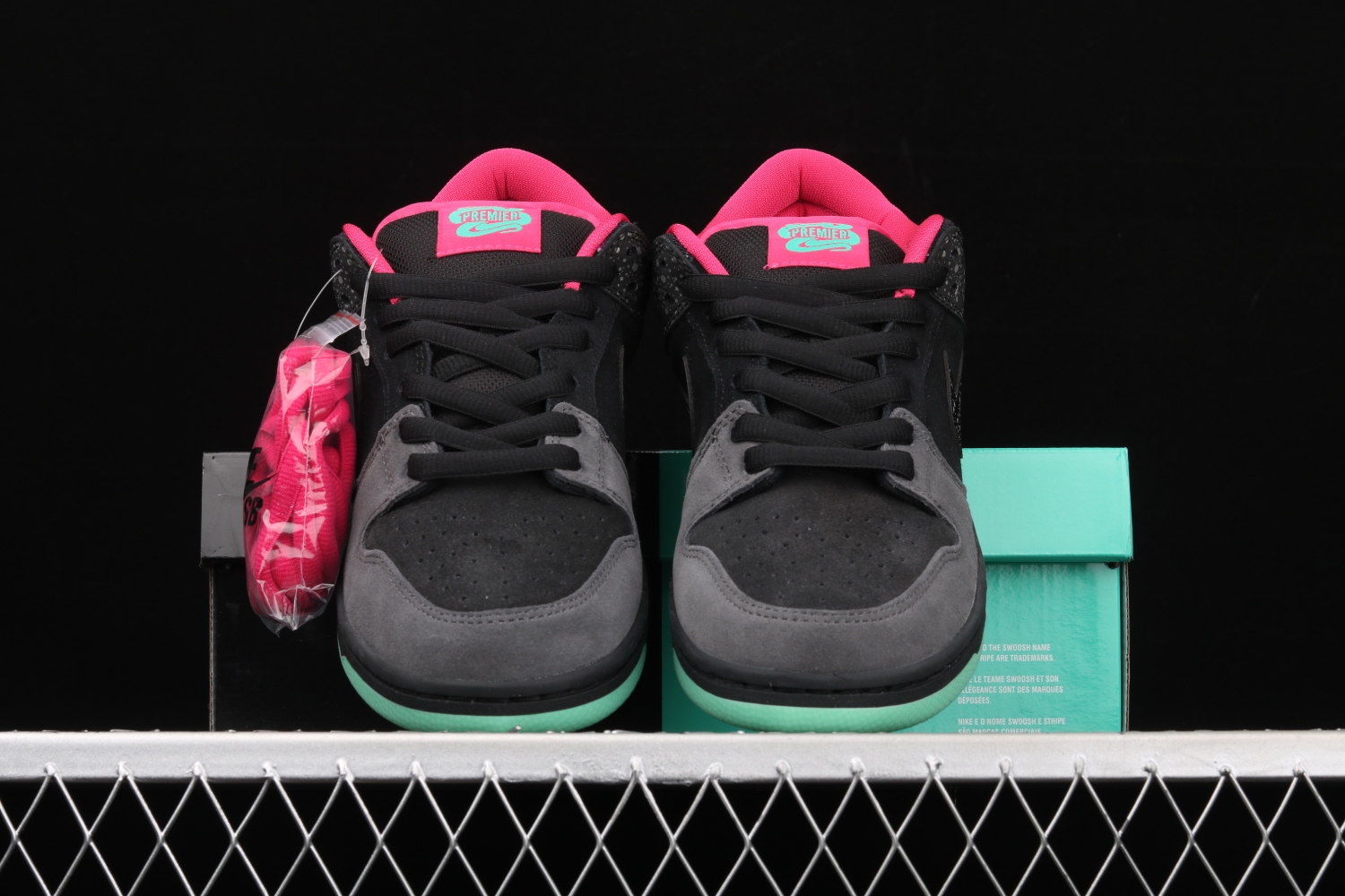 Nike Dunk SB Low Premier  Northern Lights  724183-063