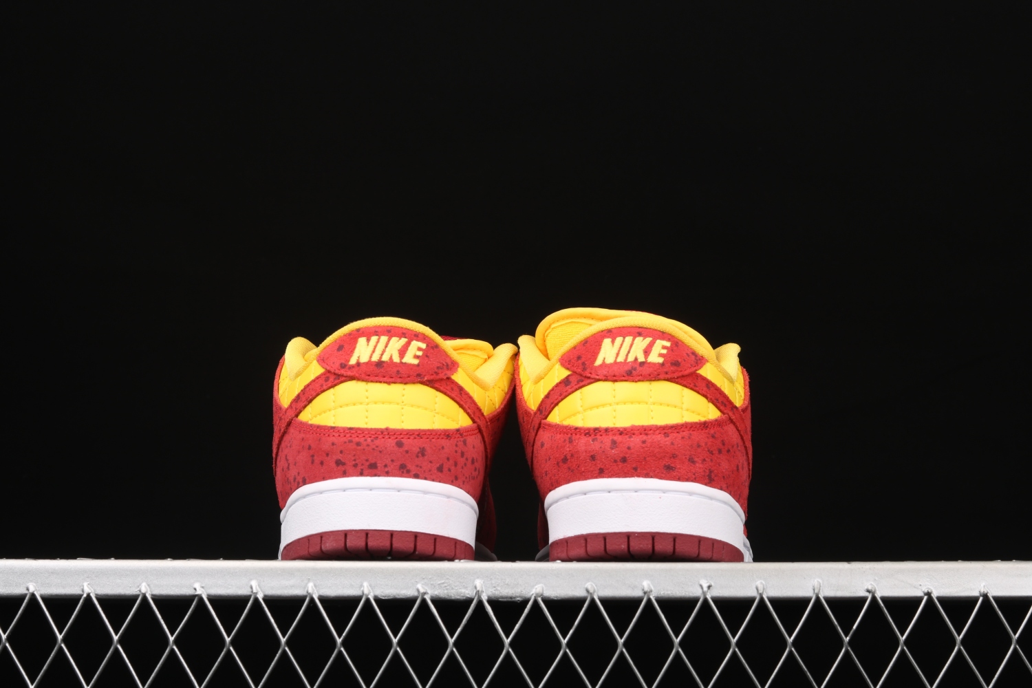 Nike Dunk SB Low Rukus Crawfish  504750-660