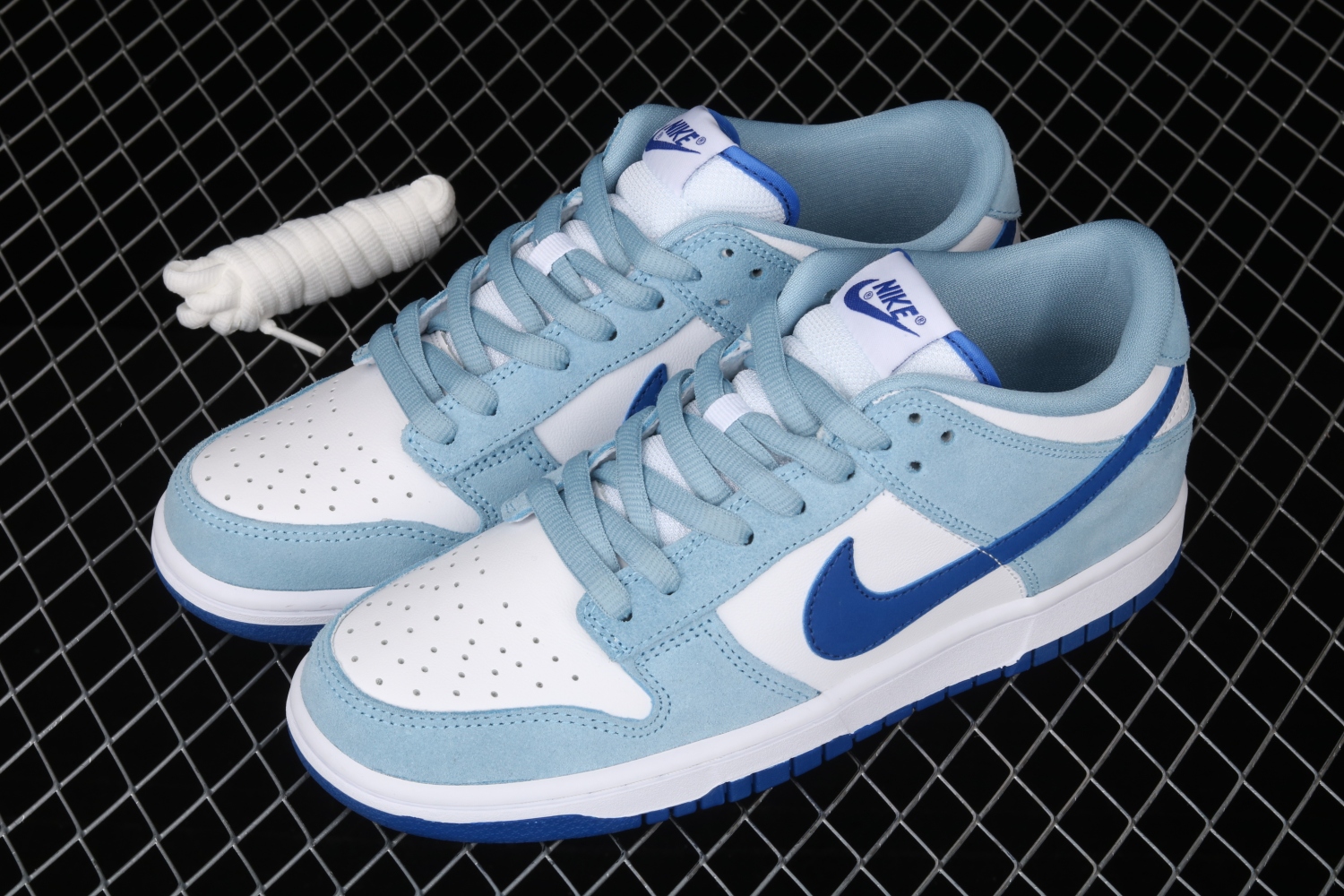 Nike SB Dunk Low 854866-009