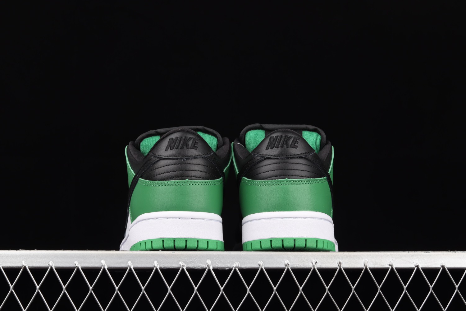 Nike SB Dunk Low Classic Green BQ6817-302