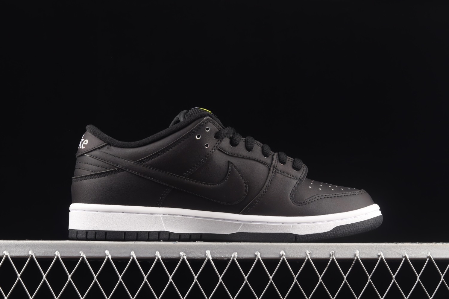 Nike SB Dunk Low Civilist CZ5123-001