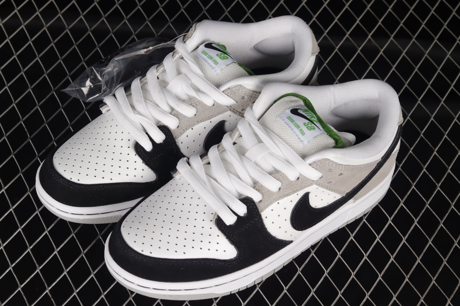 Nike SB Dunk Low Chlorophyll BQ6817-011