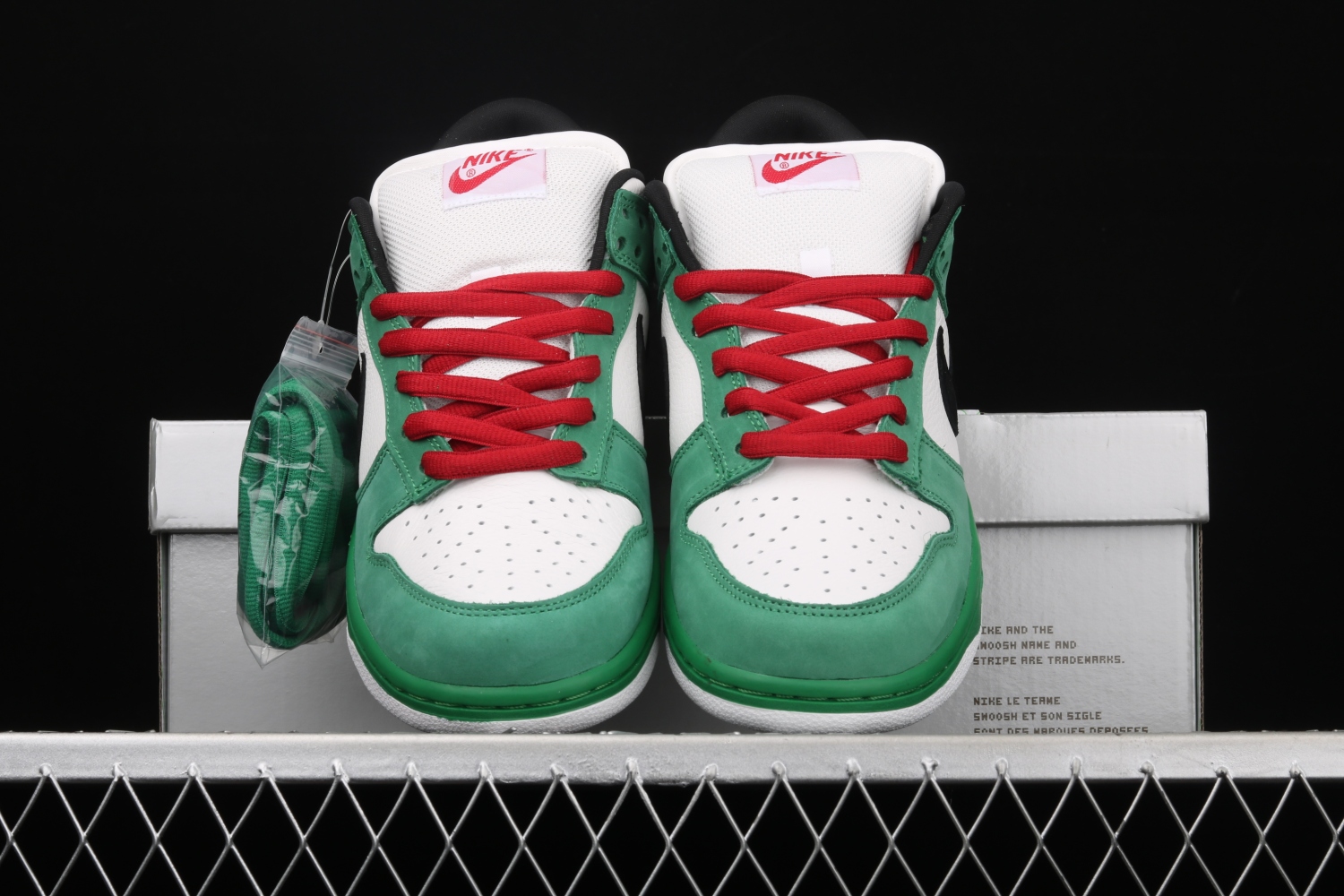 Nike Dunk SB Low Heineken 304292-302