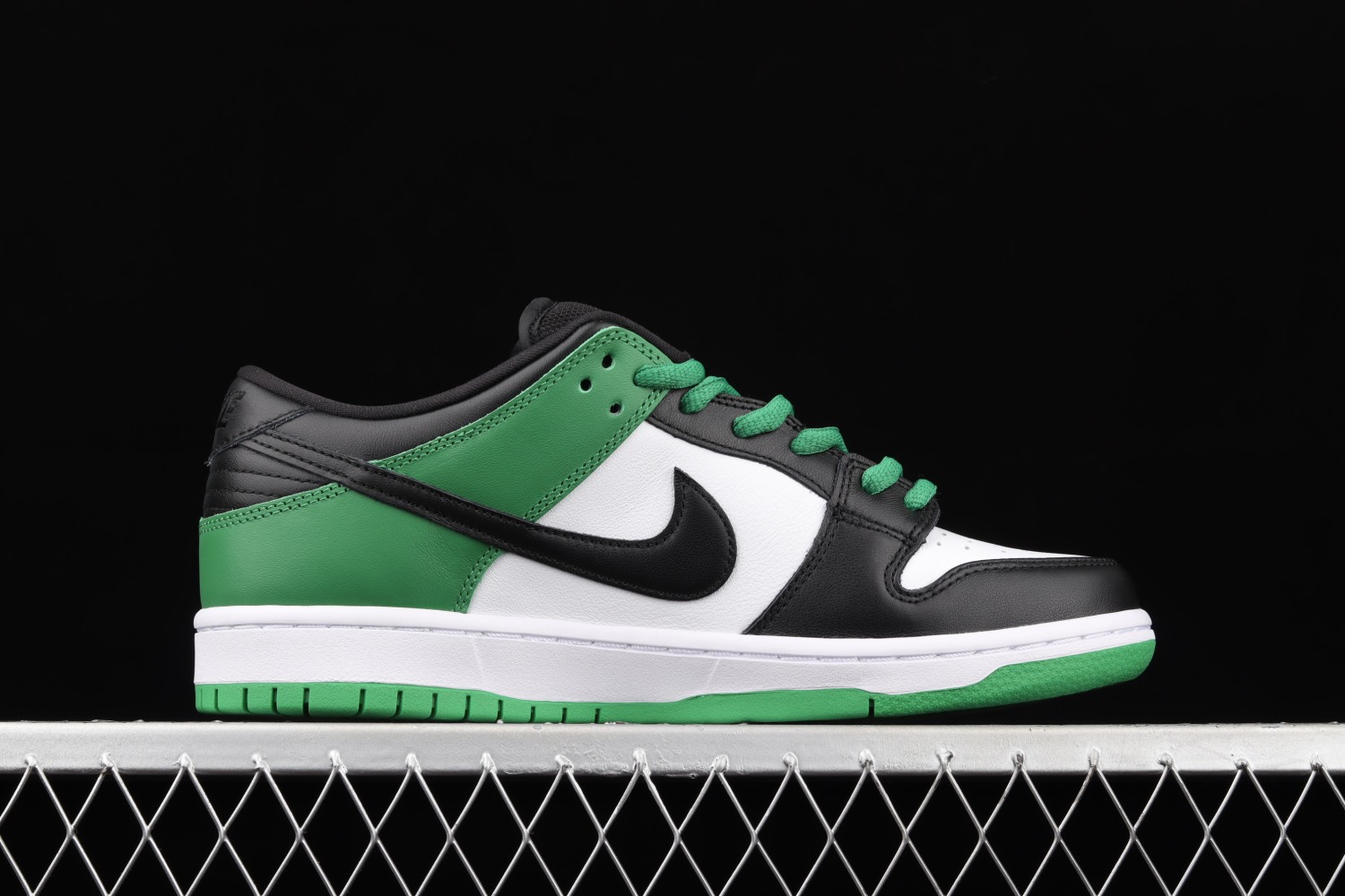 Nike SB Dunk Low Classic Green BQ6817-302