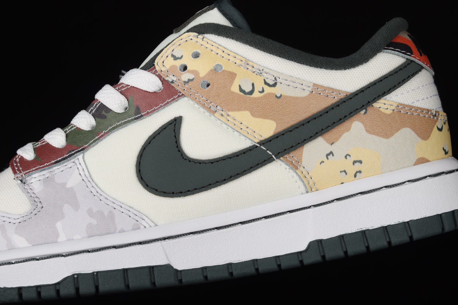 Nike Dunk Low SE Sail Multi-Camo DH0957-100