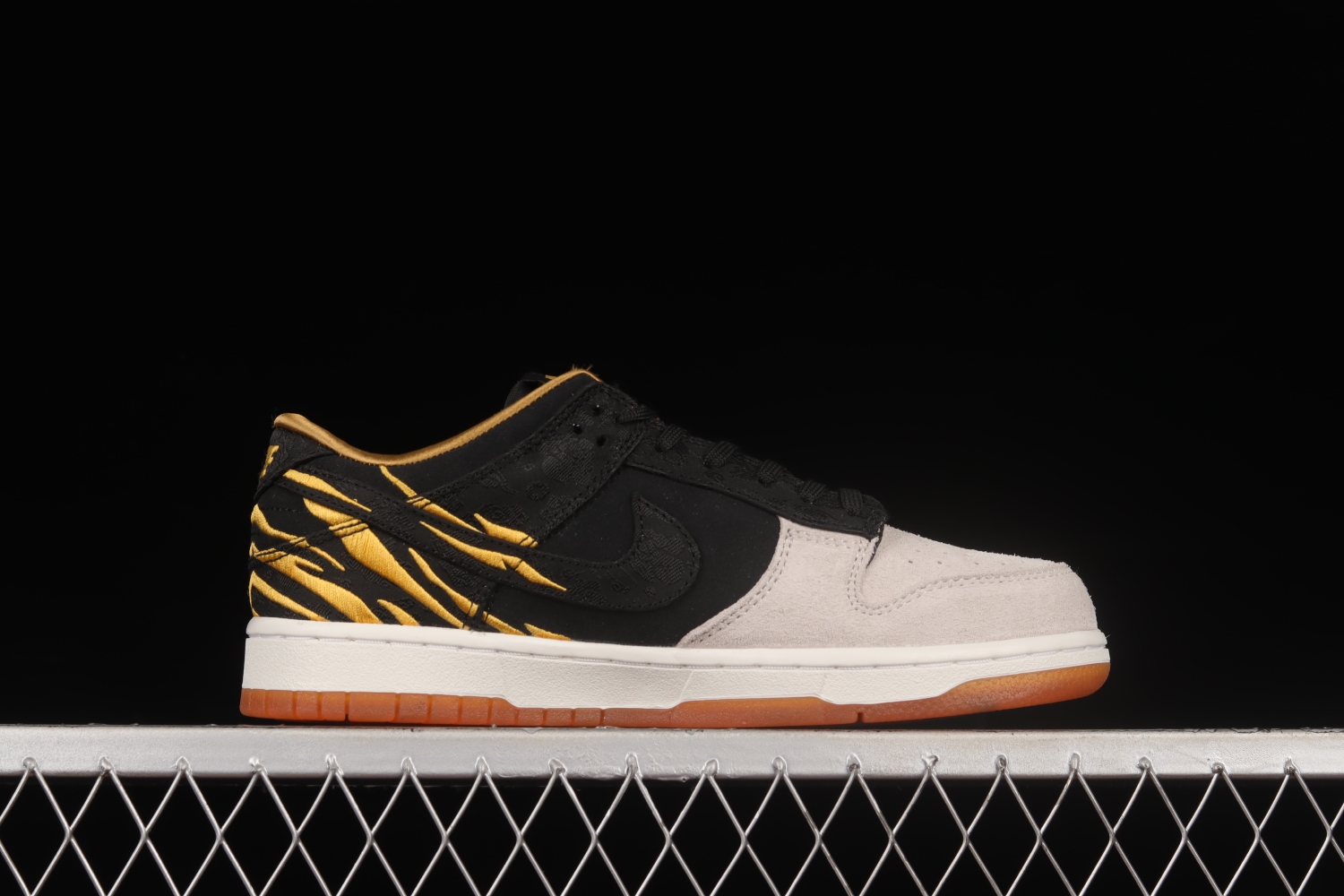Nike Dunk Low Year of the Tiger (2022) (GS) DQ5351-001