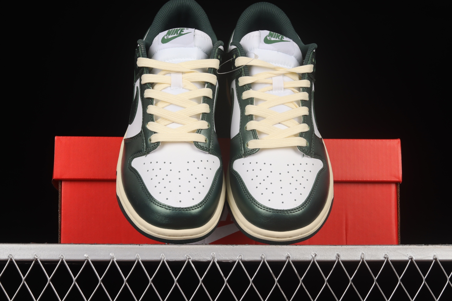 Nike Dunk Low Vintage Green (W) DQ8580-100