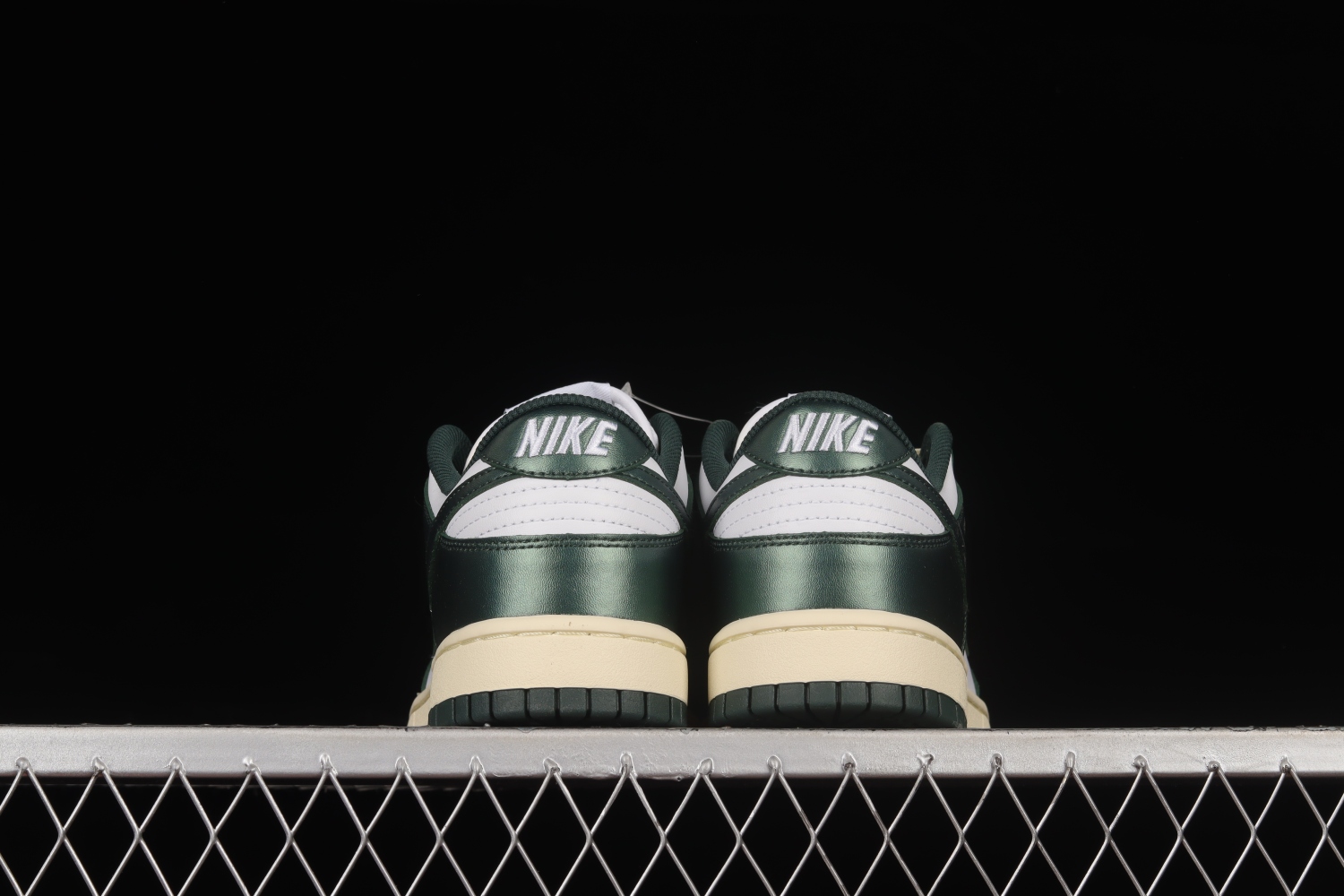 Nike Dunk Low Vintage Green (W) DQ8580-100
