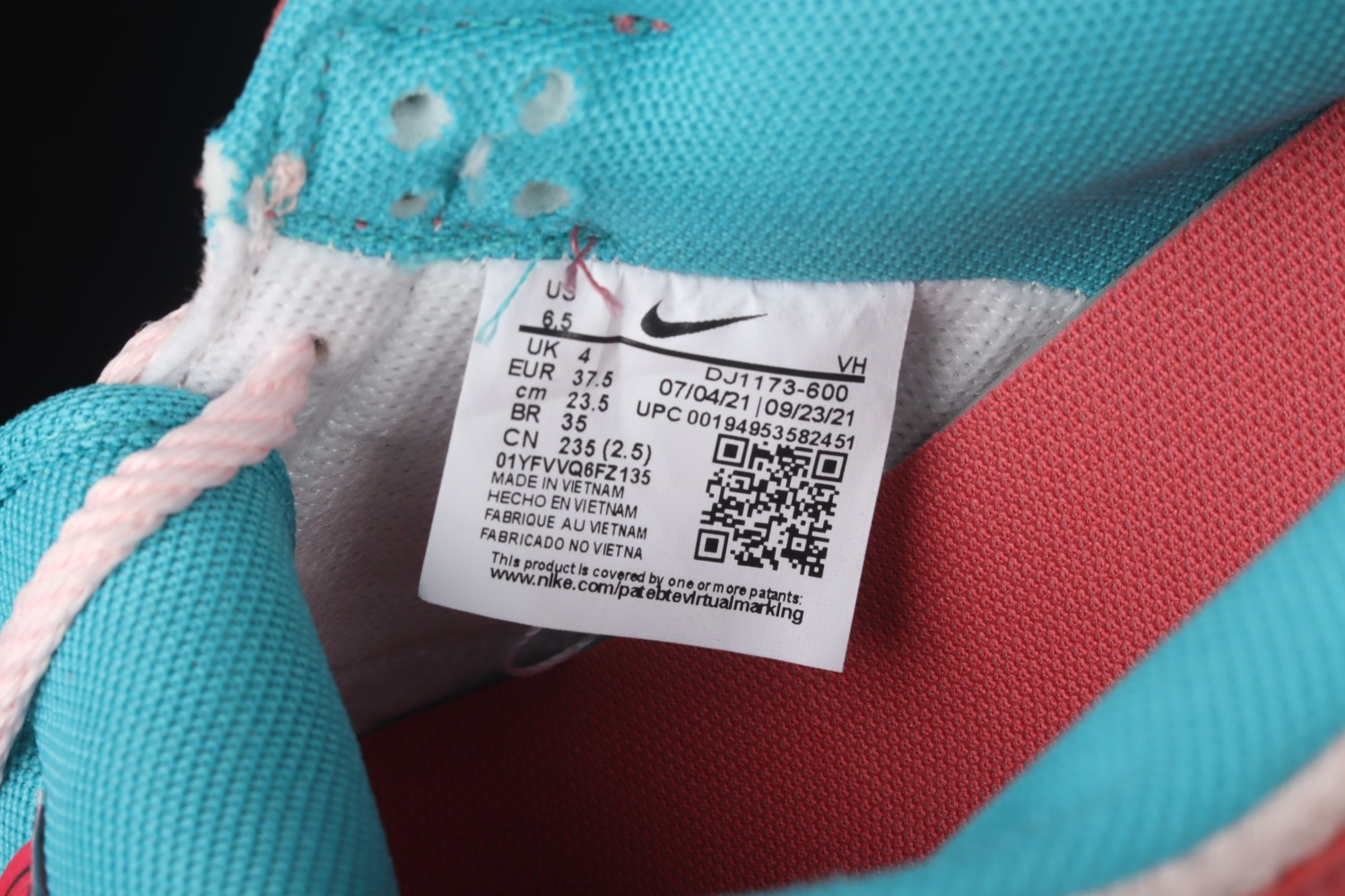 Nike Dunk Mid Social Status Free Lunch Strawberry Milk  DJ1173-600
