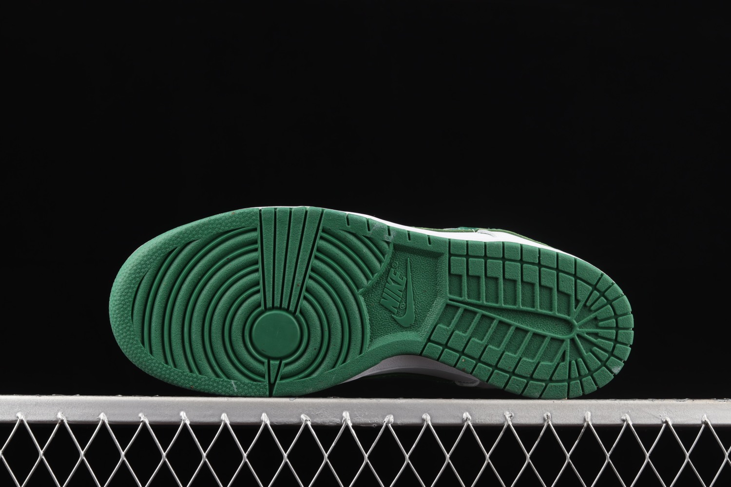 Nike Dunk Low White Lucky Green (W) DD1503-112