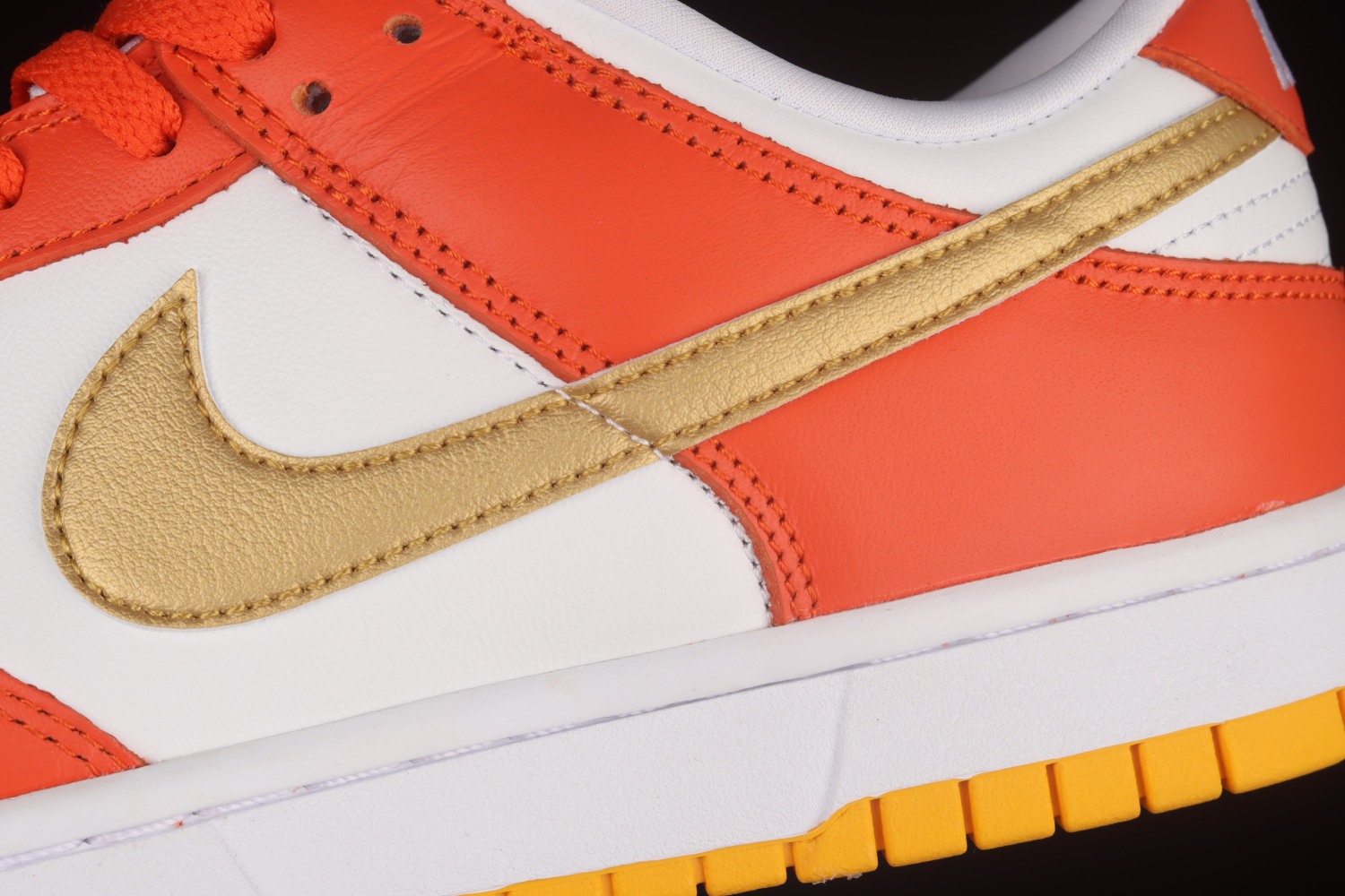 Nike Dunk Low University Gold (W) DQ4690-800