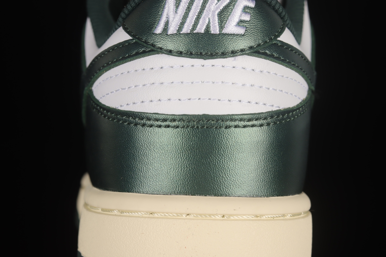 Nike Dunk Low Vintage Green (W) DQ8580-100