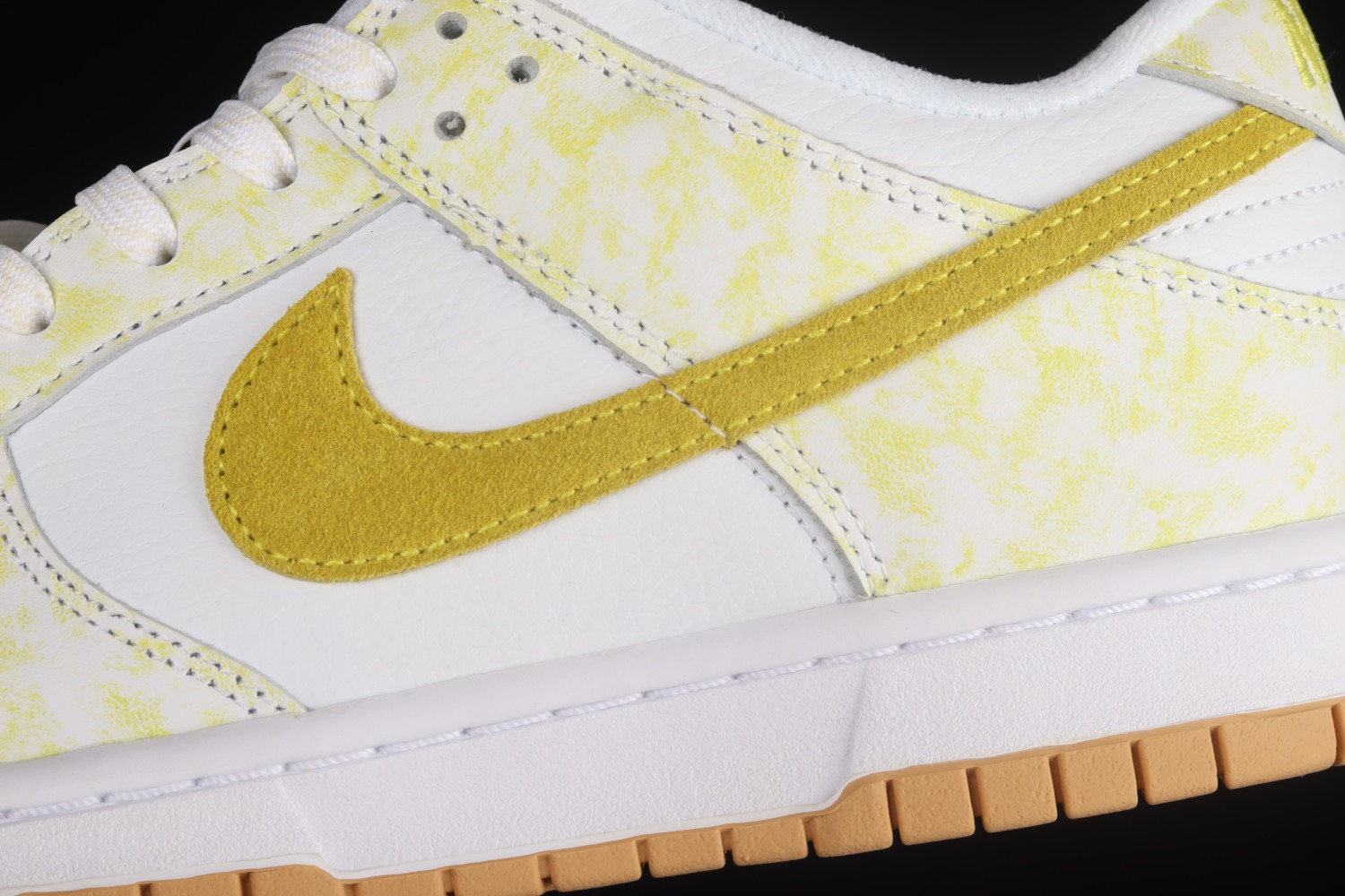 Nike Dunk Low Yellow Strike (W) DM9467-700