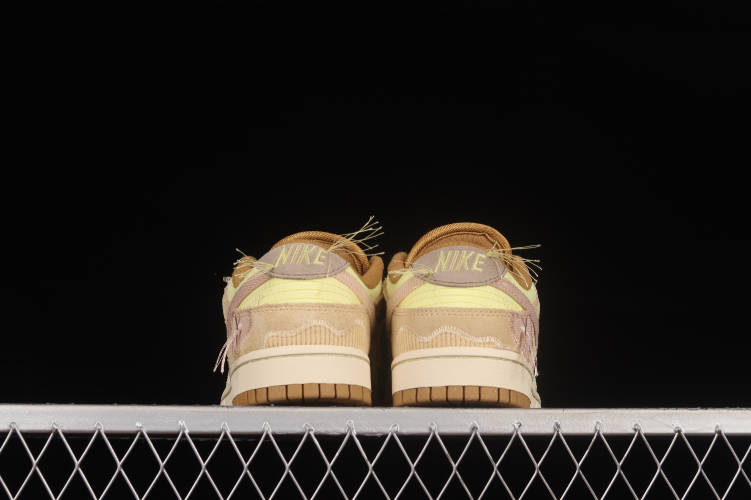 Nike Dunk Low On the Bright Side (W) DQ5076-121