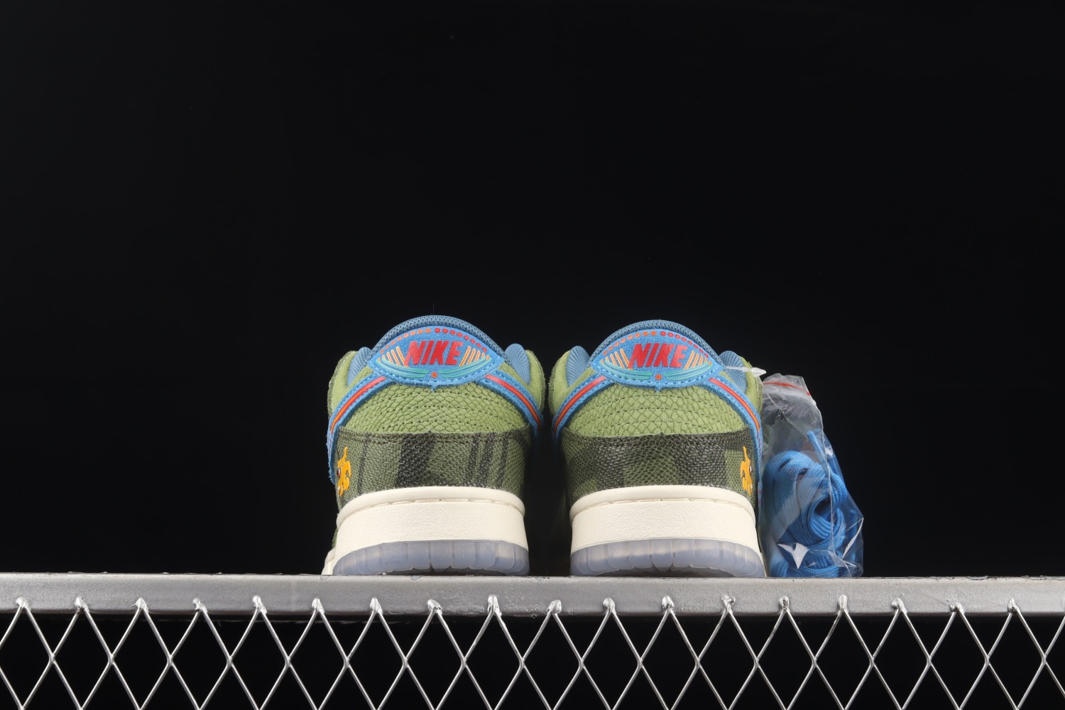 Nike Dunk Low Siempre Familia  DO2160-335