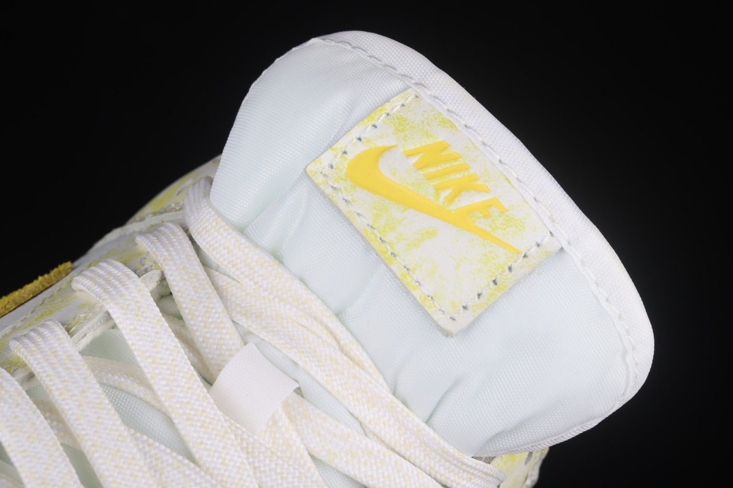 Nike Dunk Low Yellow Strike (W) DM9467-700