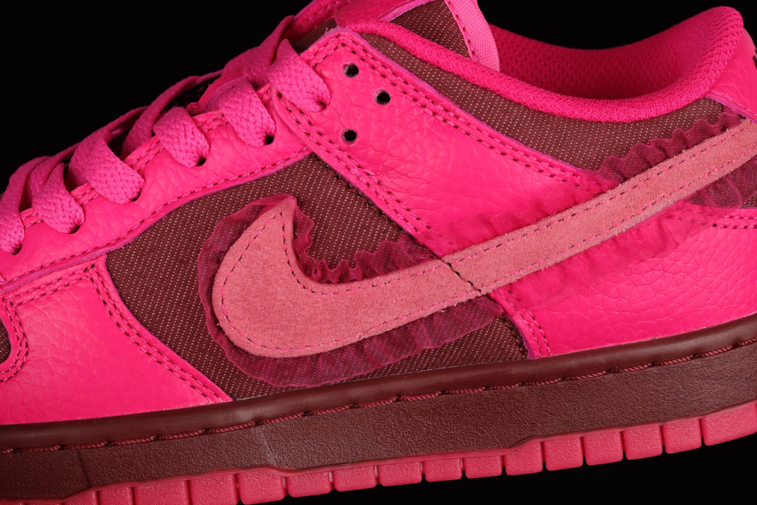 Nike Dunk Low Valentine