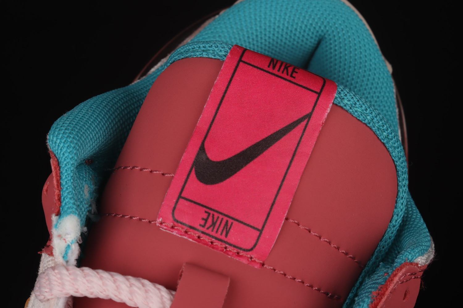 nike dunk mid social status strawberry milk