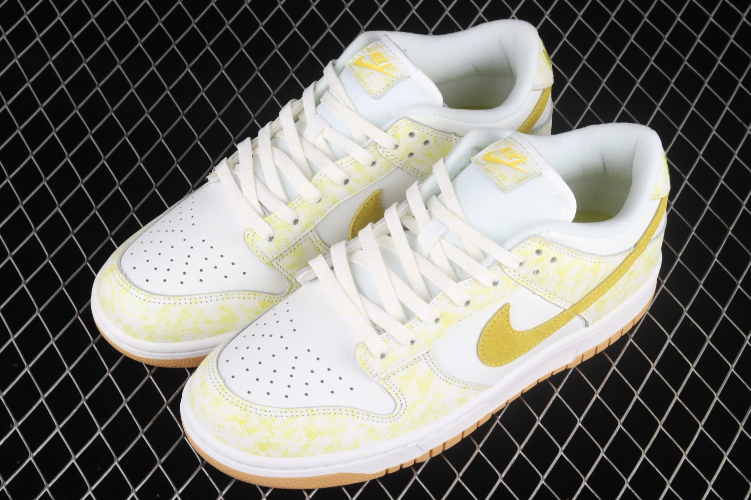 Nike Dunk Low Yellow Strike (W) DM9467-700