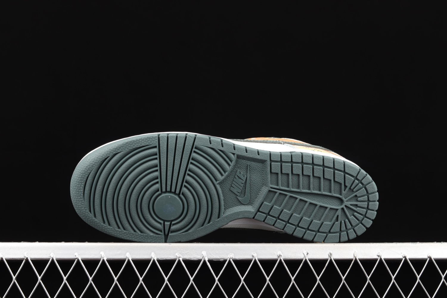Nike Dunk Low SE Sail Multi-Camo DH0957-100
