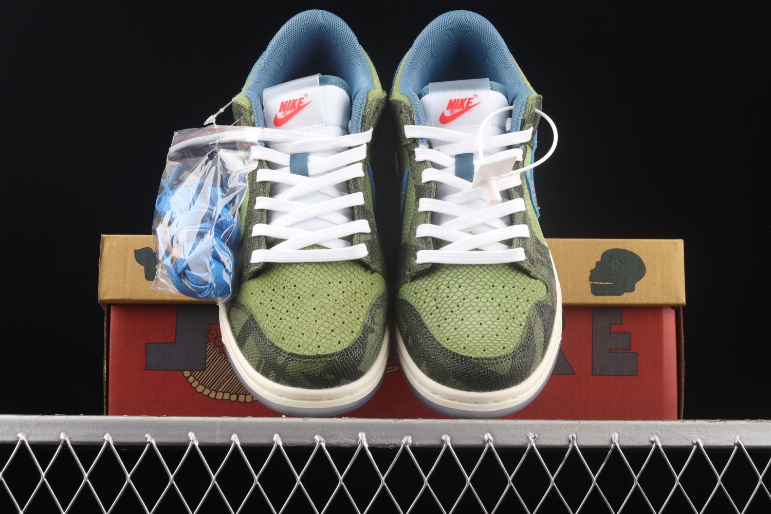 Nike Dunk Low Siempre Familia  DO2160-335