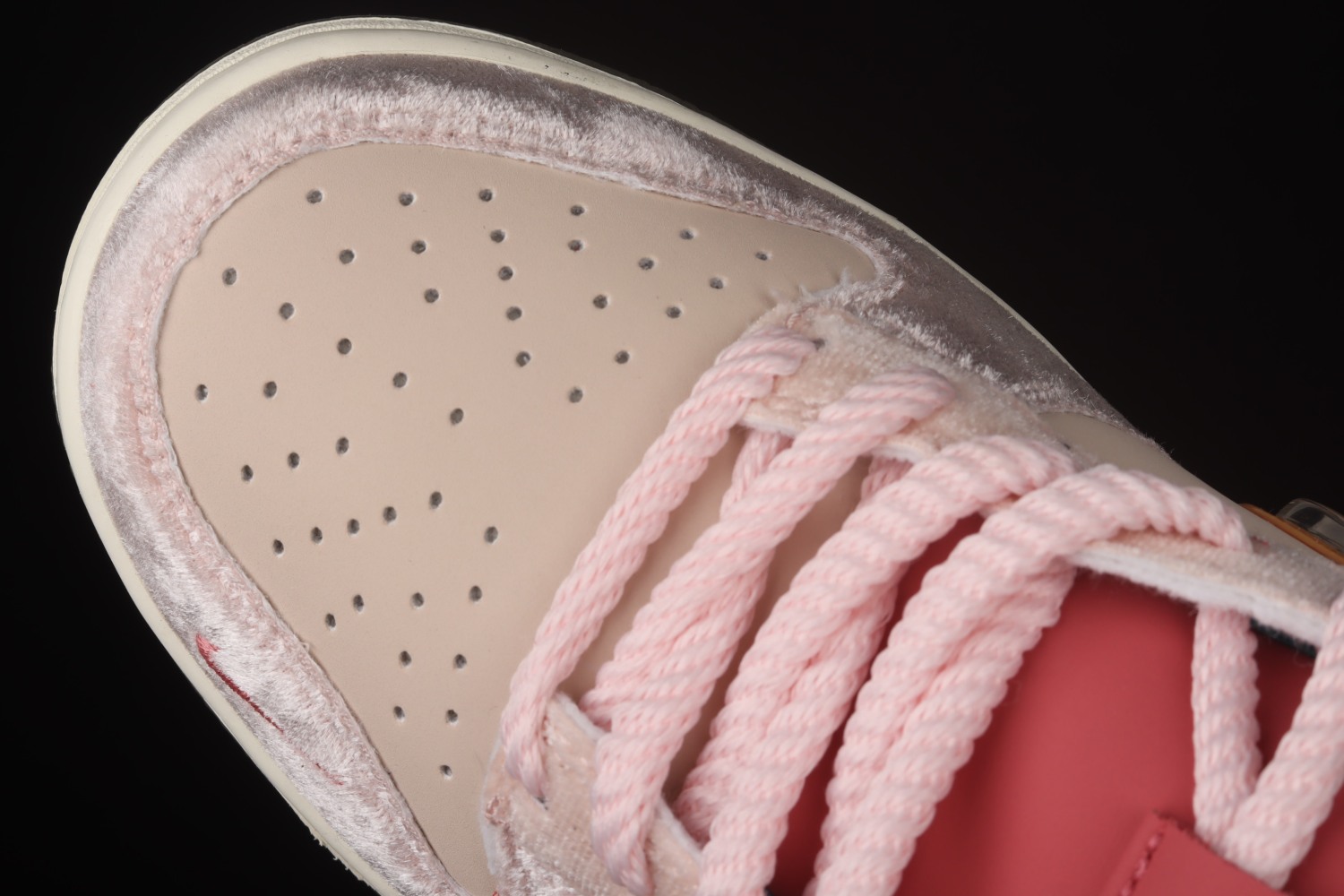 Nike Dunk Mid Social Status Free Lunch Strawberry Milk  DJ1173-600