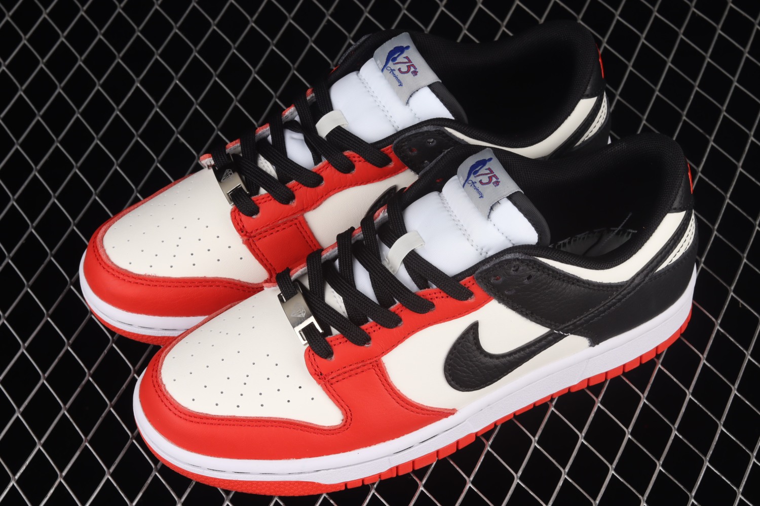 Nike Dunk Low EMB NBA 75th Anniversary Chicago DD3363-100