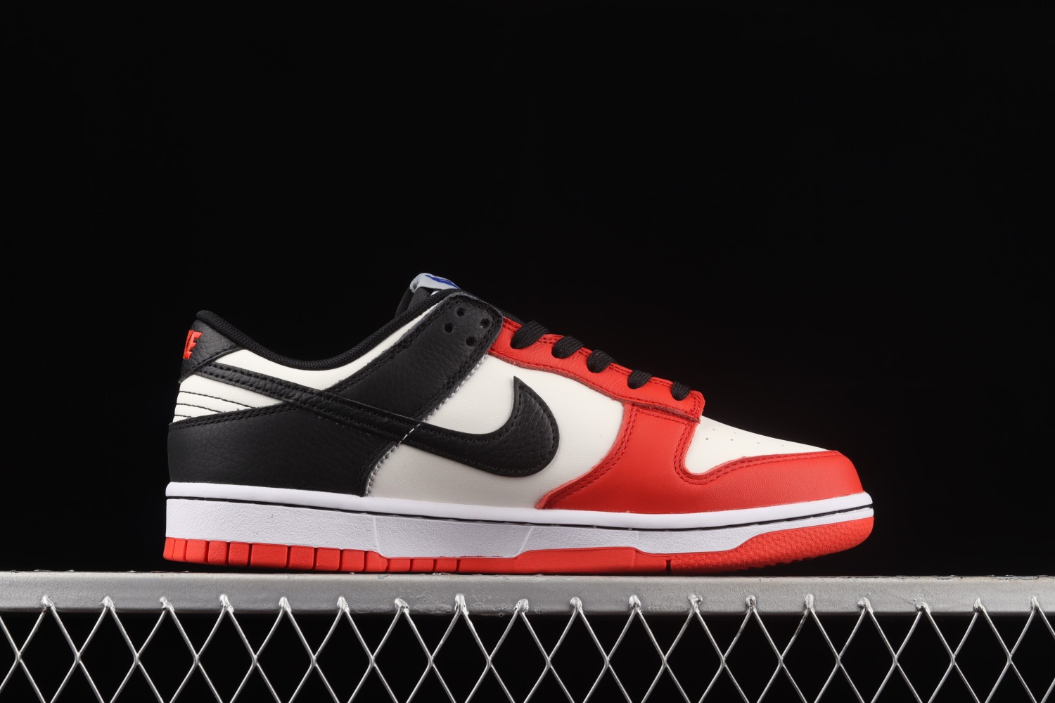 Nike Dunk Low EMB NBA 75th Anniversary Chicago DD3363-100