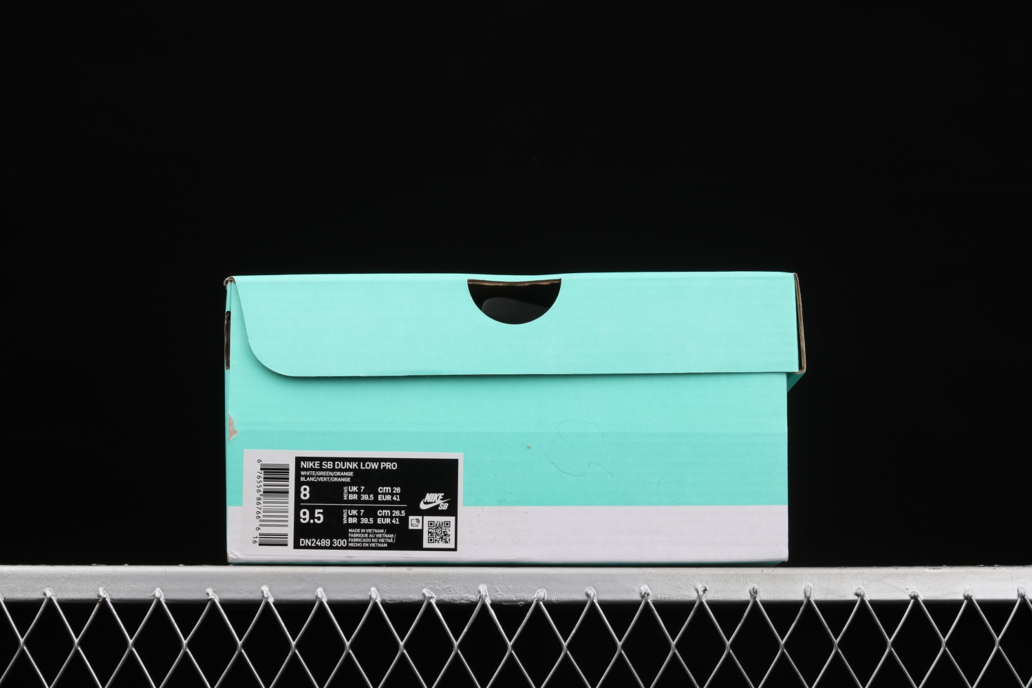 Nike Dunk Low NY vs. NY DN2489-300