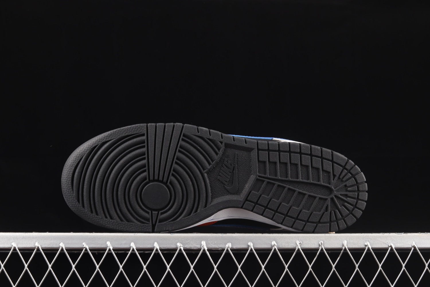 Nike Dunk Low EMB NBA 75th Anniversary Knicks DD3363-002