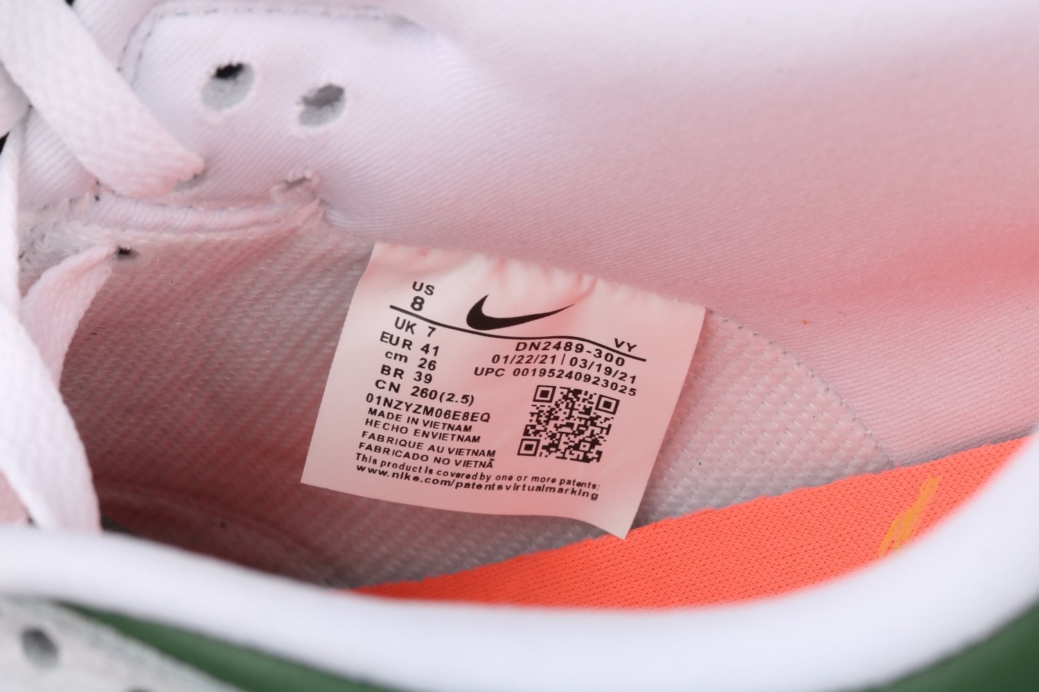 Nike Dunk Low NY vs. NY DN2489-300