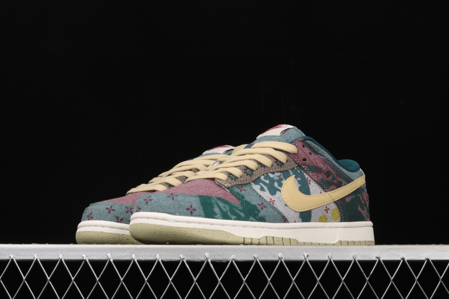 Nike Dunk Low Community Garden CZ9747-900