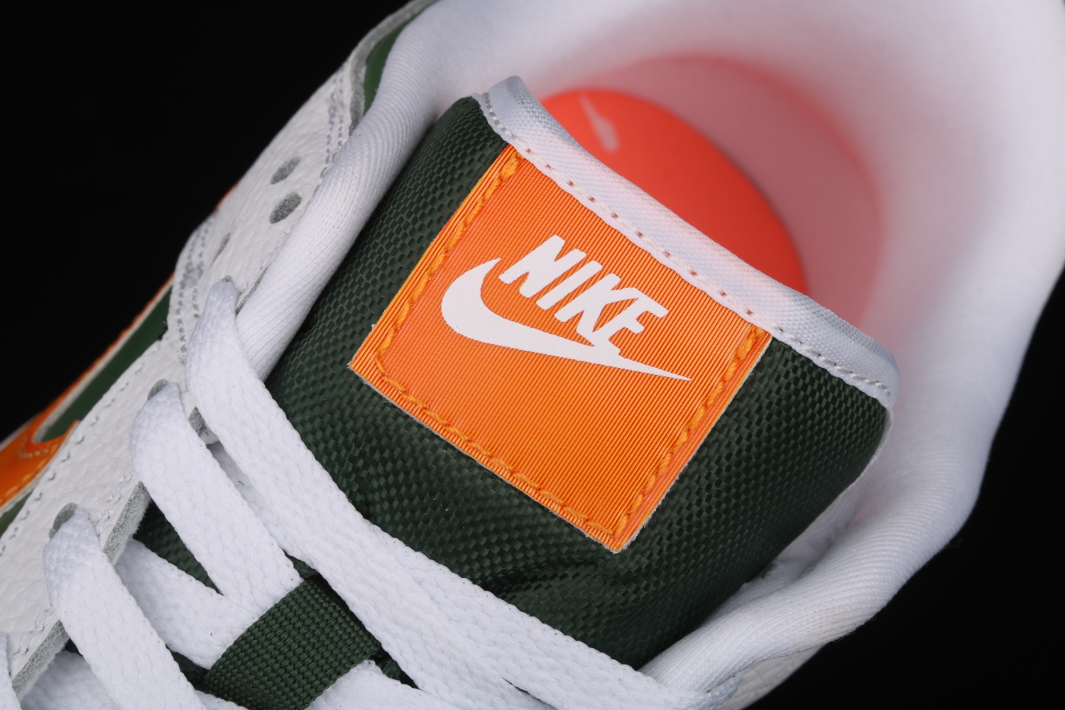 Nike Dunk Low NY vs. NY DN2489-300