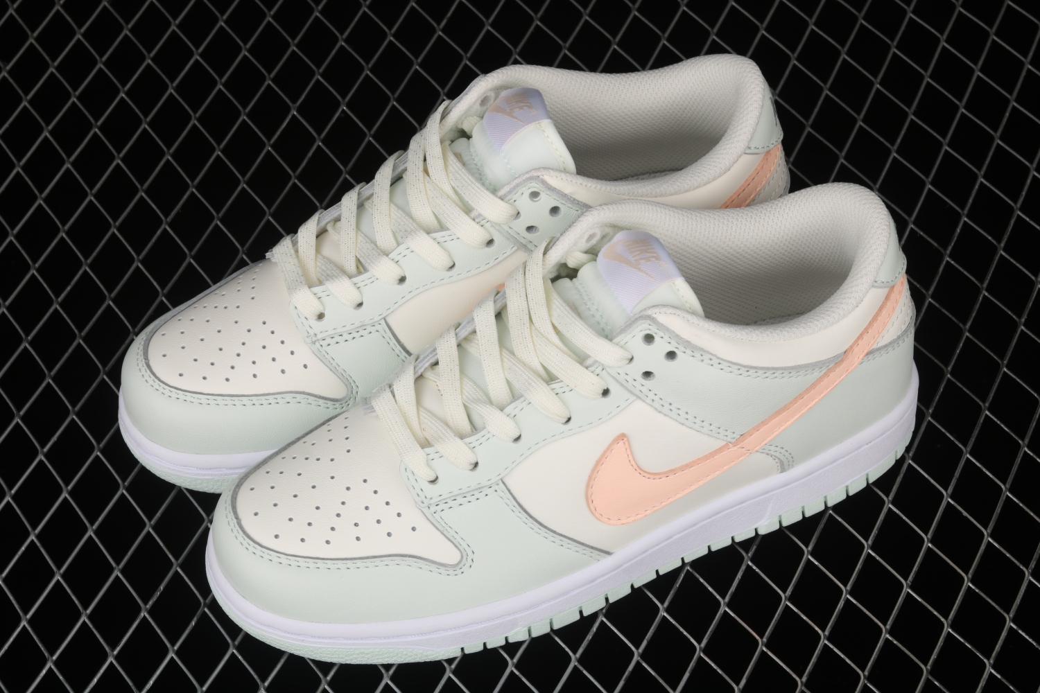 Nike Dunk Low Barely Green (W)  DD1503-104