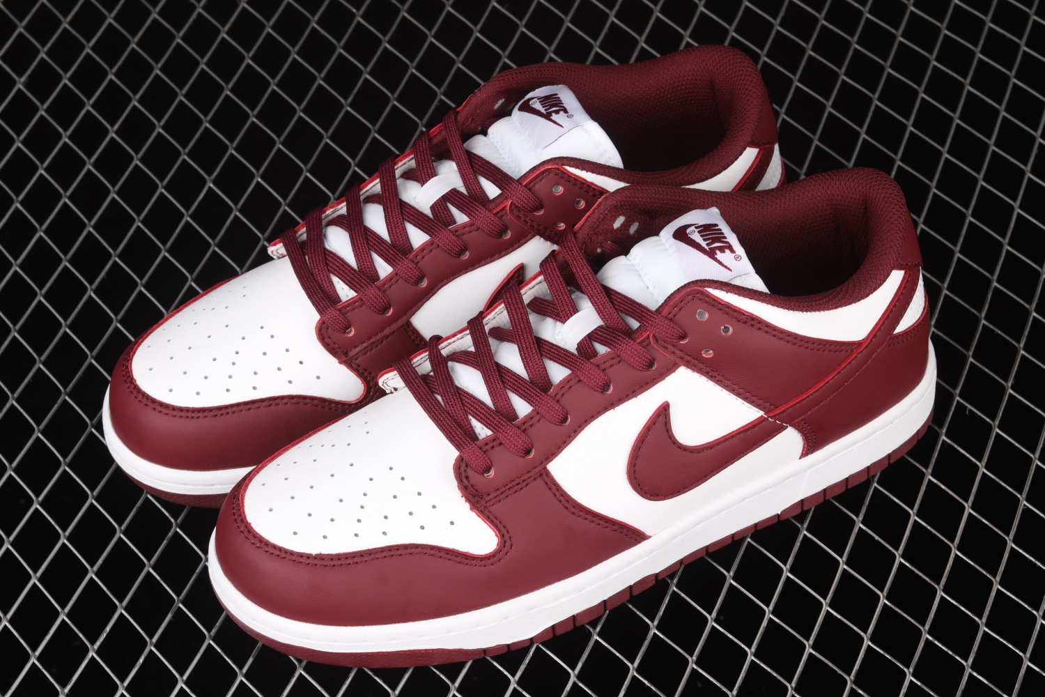Nike Dunk Low Bordeaux (W) DD1503-108