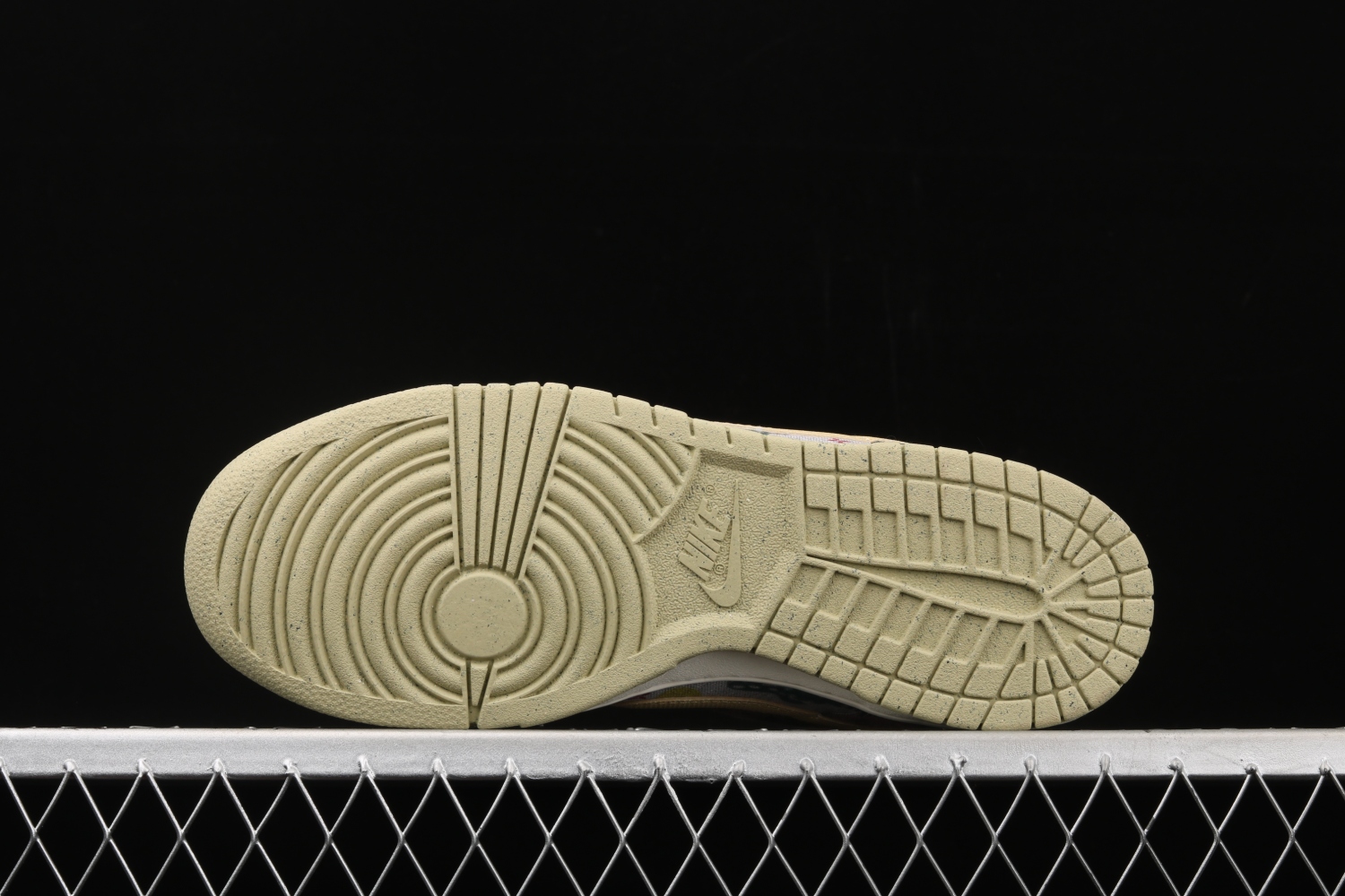Nike Dunk Low Community Garden CZ9747-900