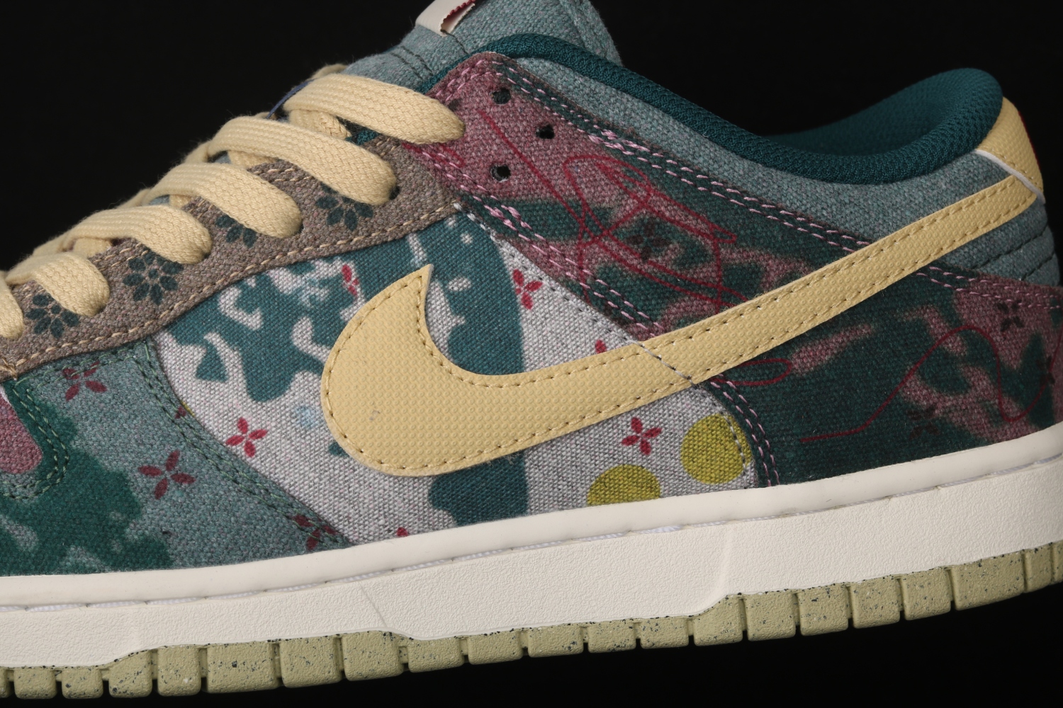 Nike Dunk Low Community Garden CZ9747-900