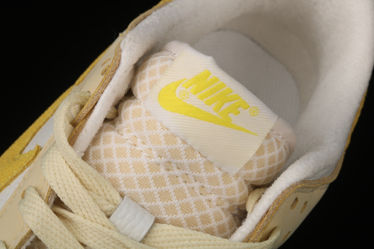 Nike Dunk Low Lemon Drop DJ6902-700