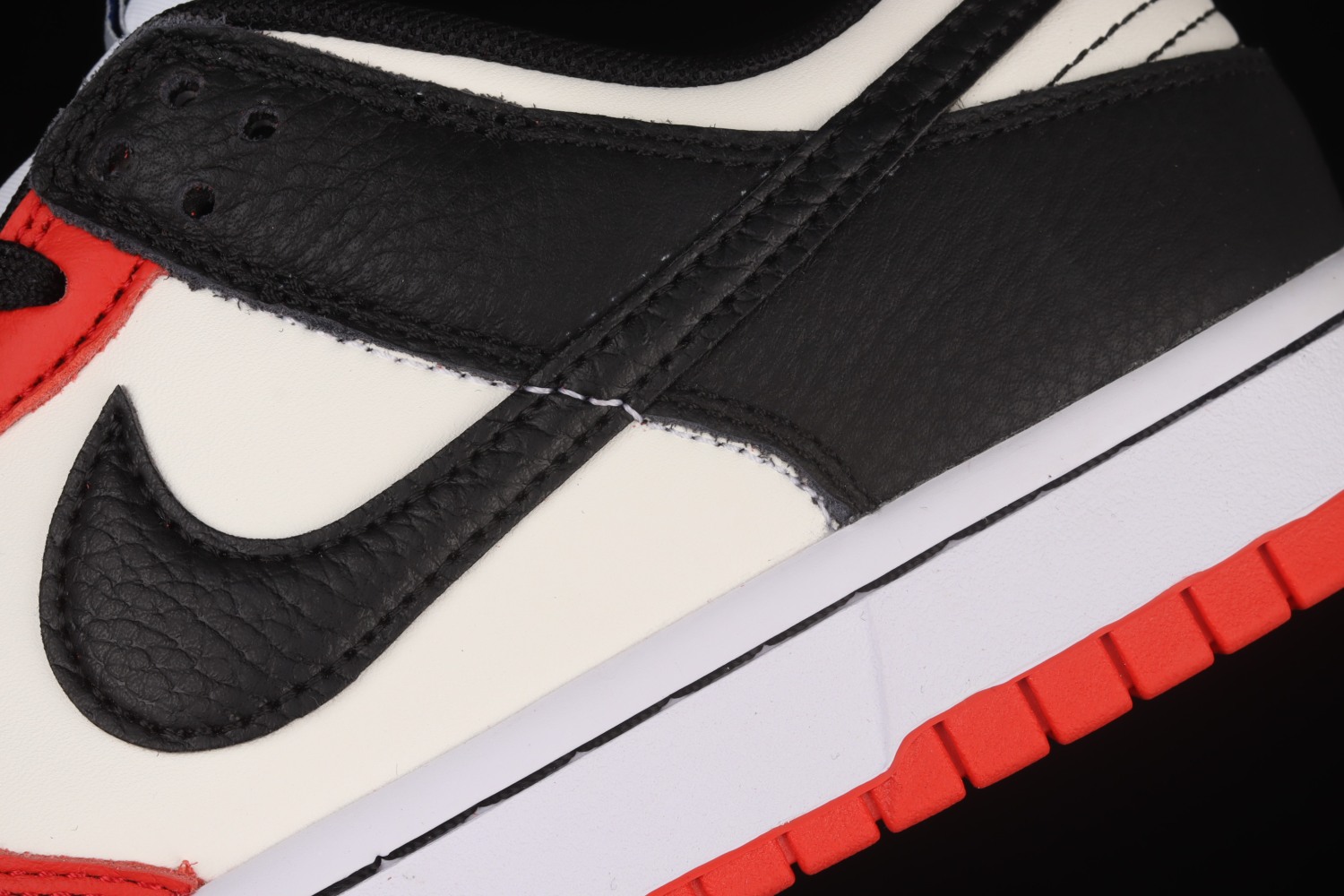 Nike Dunk Low EMB NBA 75th Anniversary Chicago DD3363-100